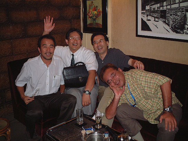 2001_0720_011052AA.JPG
