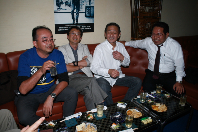2J2007_0518AX.JPG